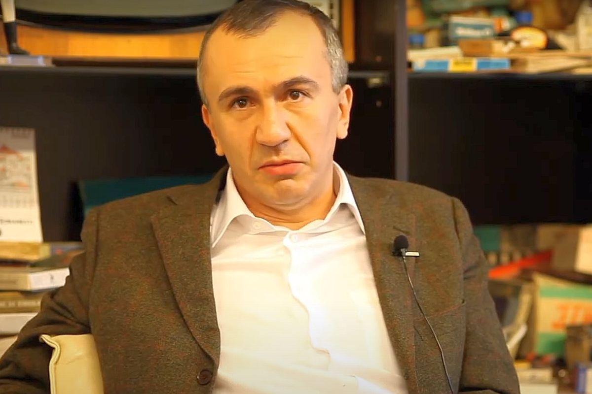 Profesorul clujean Adrian Papahagi, scos din cărți pentru Ministerul Culturii. Eugen Tomac a venit cu un nou nume, dar șansele guvernului său rămân minime