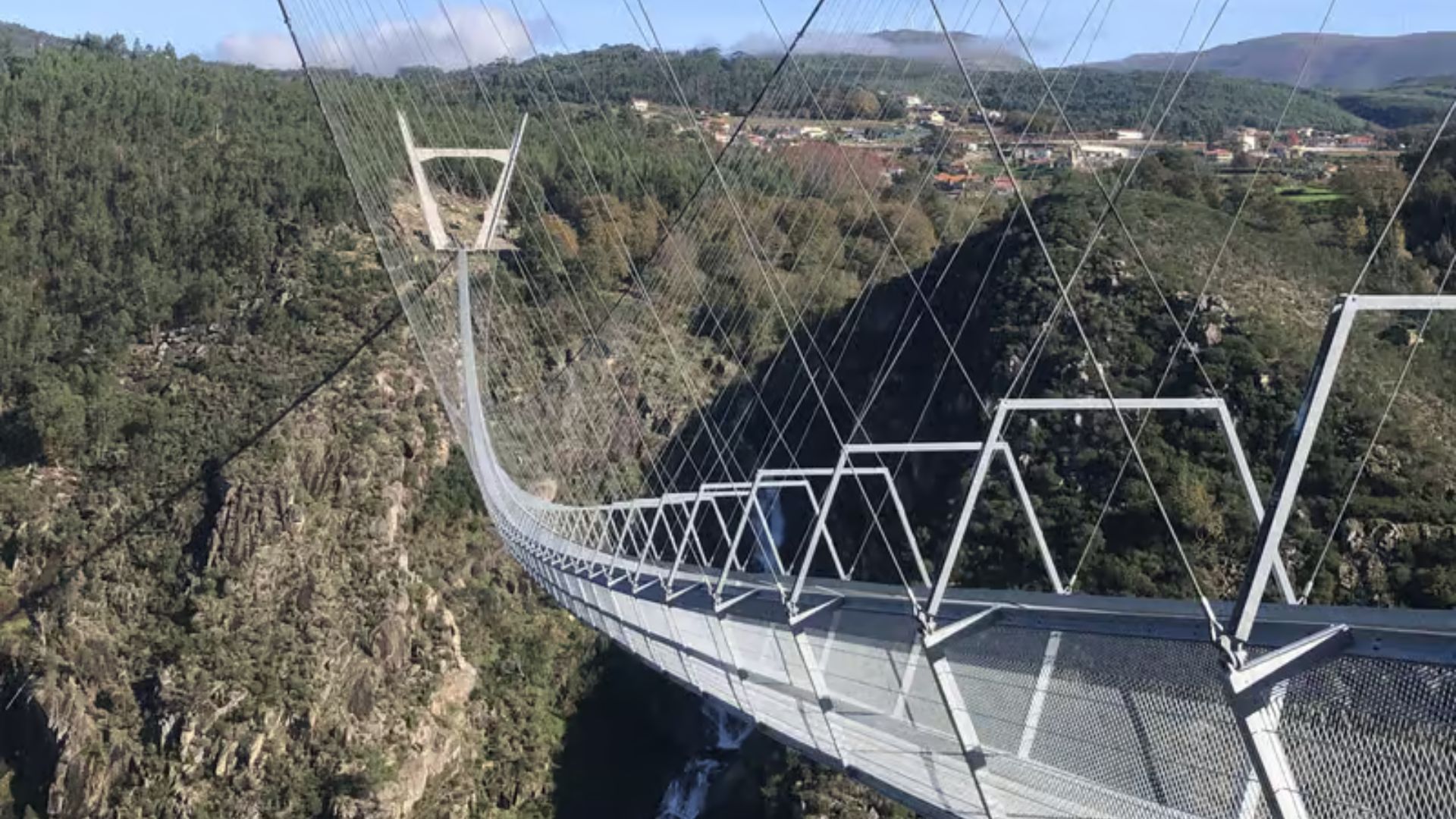 Proiect spectaculos în Ardeal! O comună va avea cel mai înalt pod suspendat din Europa: Investiție de aproape 24 de milioane de lei