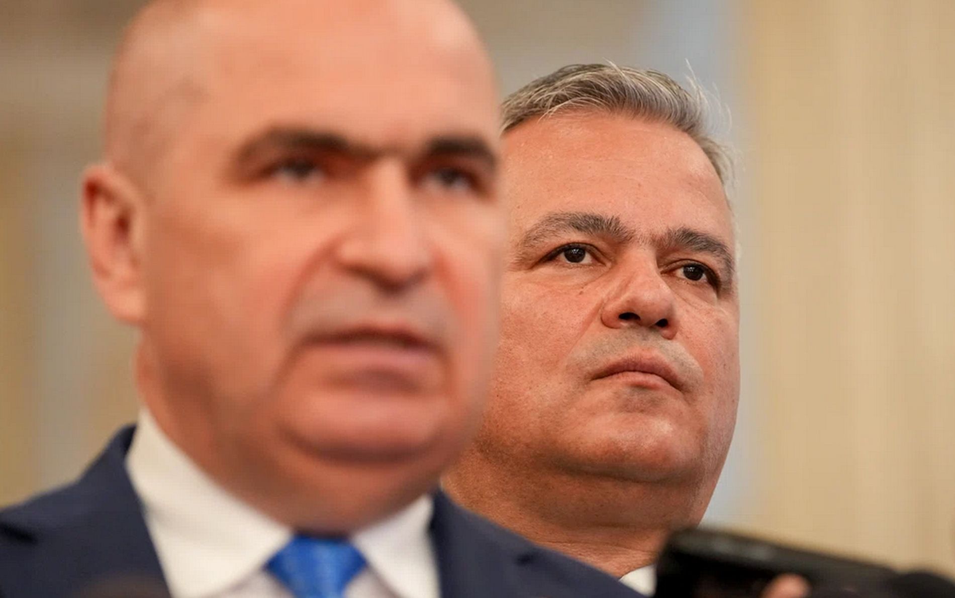 Războiul din PNL ajunge în instanță. Tabăra Veștea cere daune morale uriașe de la Bolojan: 4 milioane de lei. Au contestat deja Congresul extraordinar