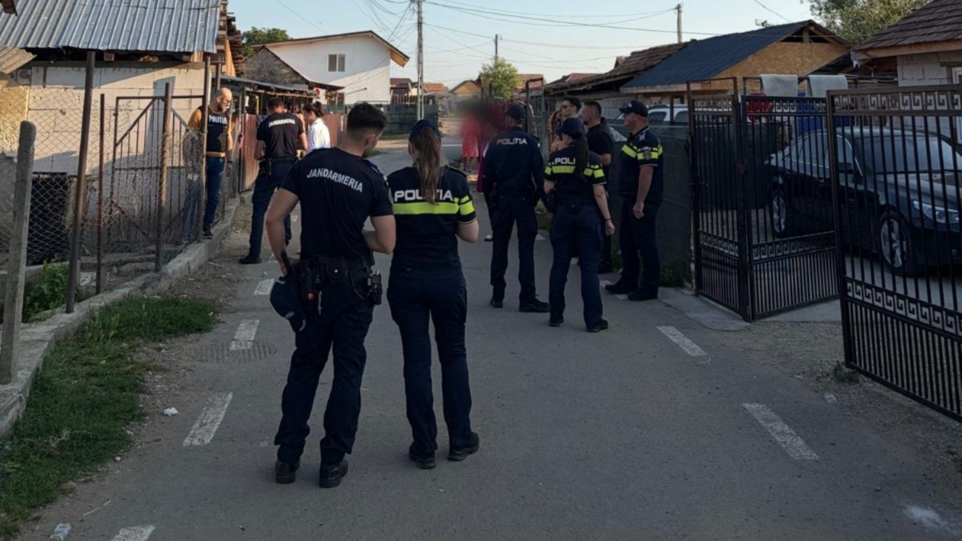 Razie uriașă în Câmpia Turzii la primele ore ale dimineții! Sute de persoane au fost legitimate: Polițiștii au împărțit amenzi pe bandă rulantă
