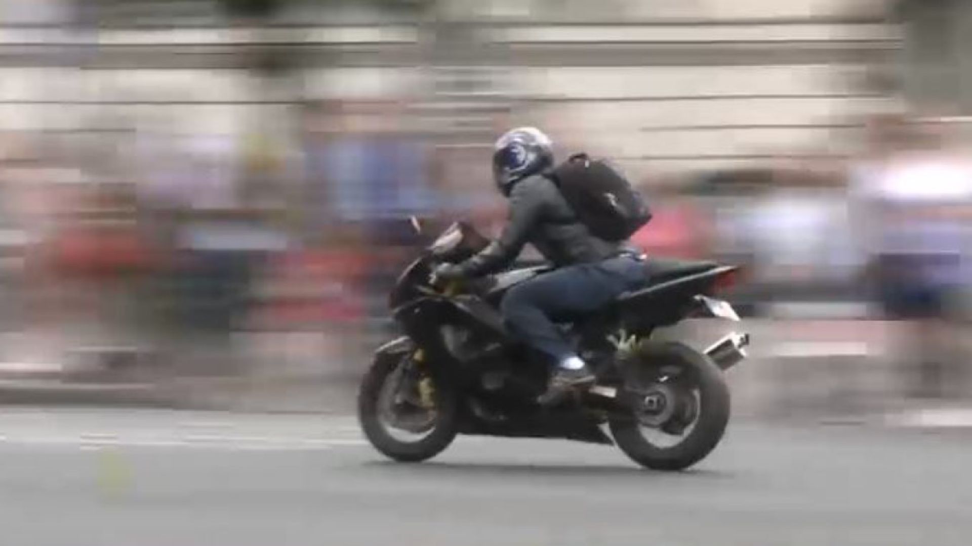 Revoltă în Florești din cauza unei motociclete turate la maxim: „Sunt copii care dorm și persoane în vârstă. De ce trebuie să facă atâta zgomot?”