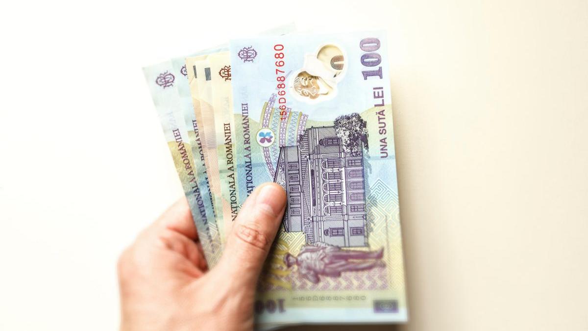 România importă cu miliardele, dar deficitul comercial s-a redus cu 7%! Ce arată datele INS după primele patru luni din 2026