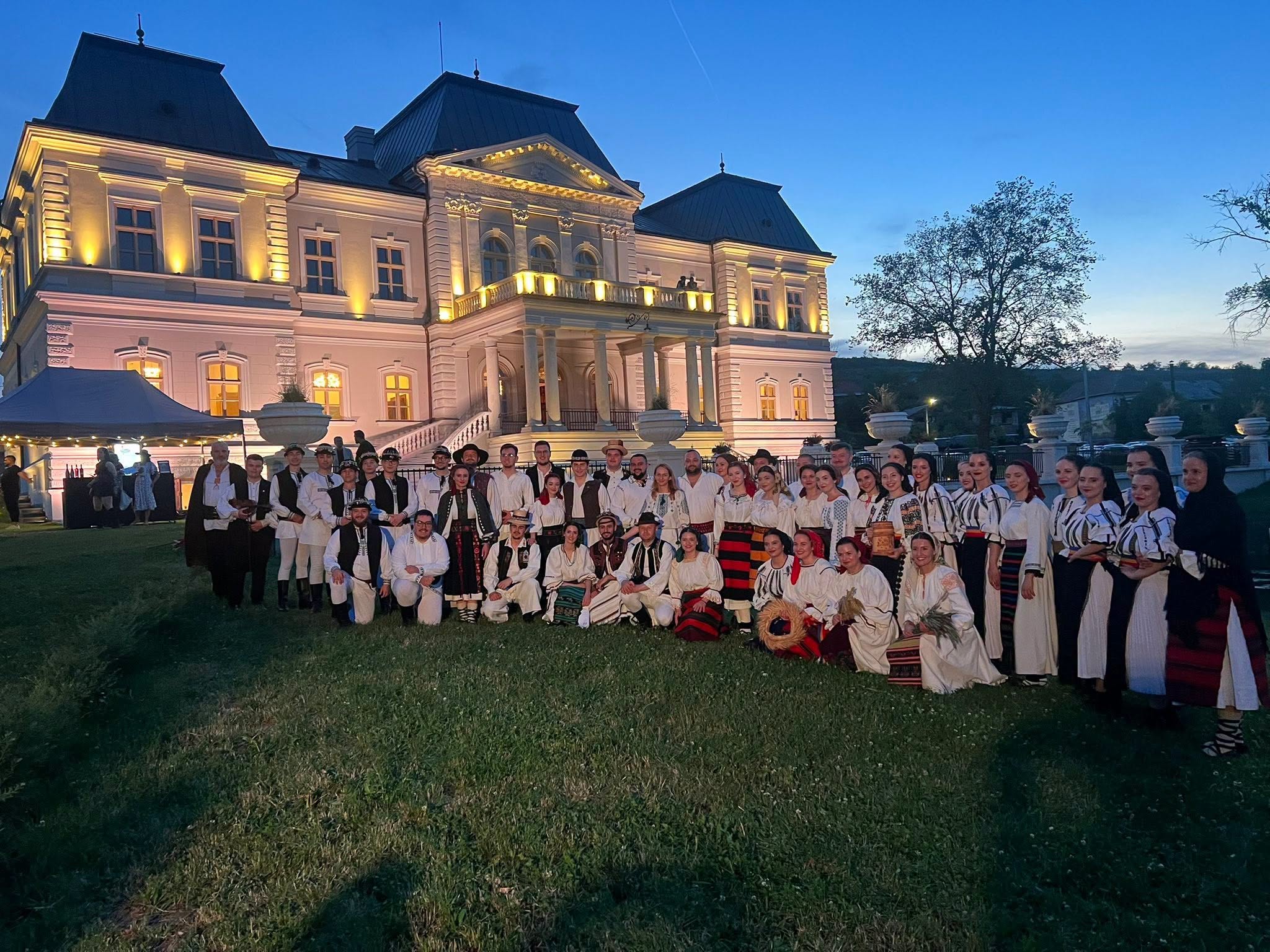 Seară magică lângă Cluj-Napoca! Castelul Banffy din Răscruci, cucerit de emoție și muzică FOTO