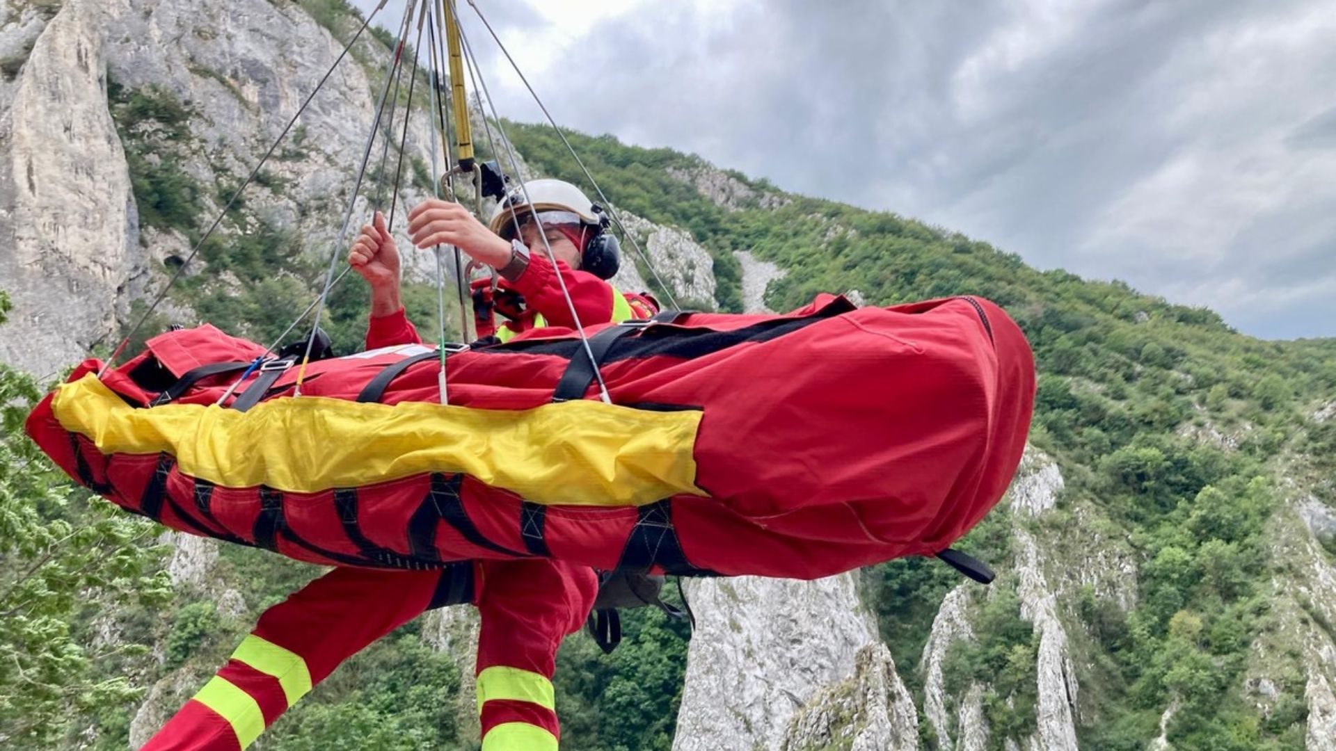 Tragedie cumplită pe Via Ferrata din Cheile Turzii: Un tânăr de doar 22 de ani și-a pierdut viața după ce a căzut în gol de la 30 de metri