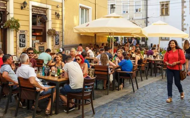 Turiștii ocolesc România! Țara noastră înregistrează una dintre cele mai mari prăbușiri turistice din Uniunea Europeană