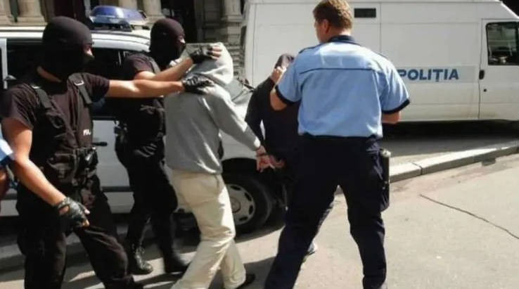 Un polițist și-a șters pozele cu familia de pe Facebook după amenințări cu moartea! A primit ani grei de închisoare