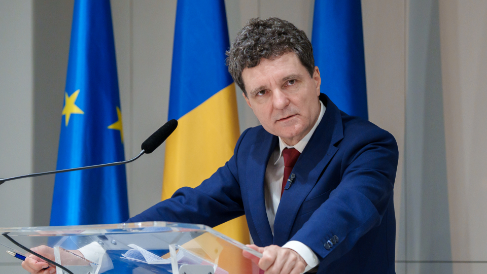 Un profesor clujean sare în apărarea lui Nicușor Dan: „E lent în decizii, gafeur, uneori prea întortocheat, slab comunicator. Dar geniu malefic...”