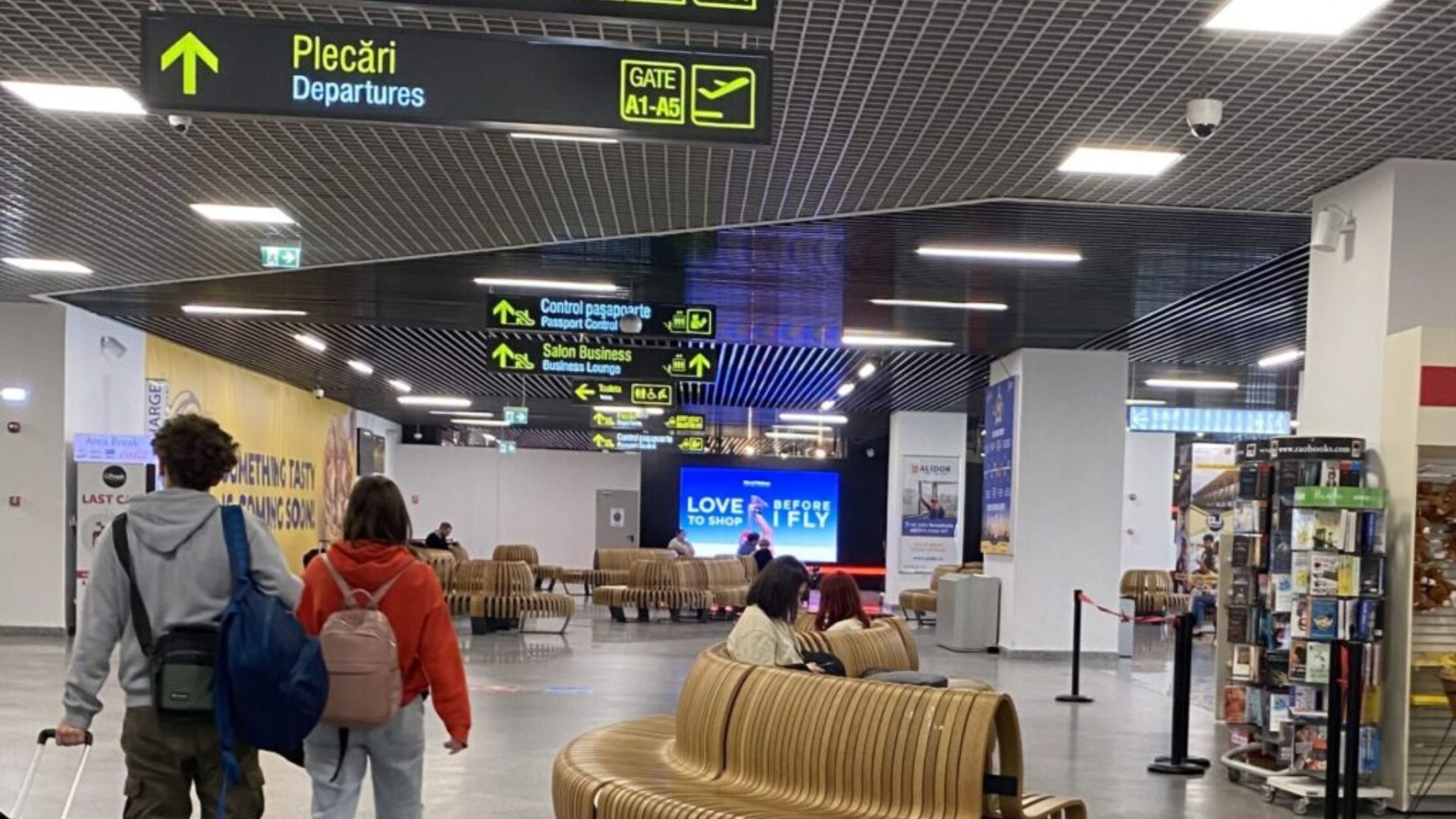 Uniunea Europeană menține regulile actuale privind compensațiile de zbor și pregătește schimbări majore la prețul bagajelor de mână