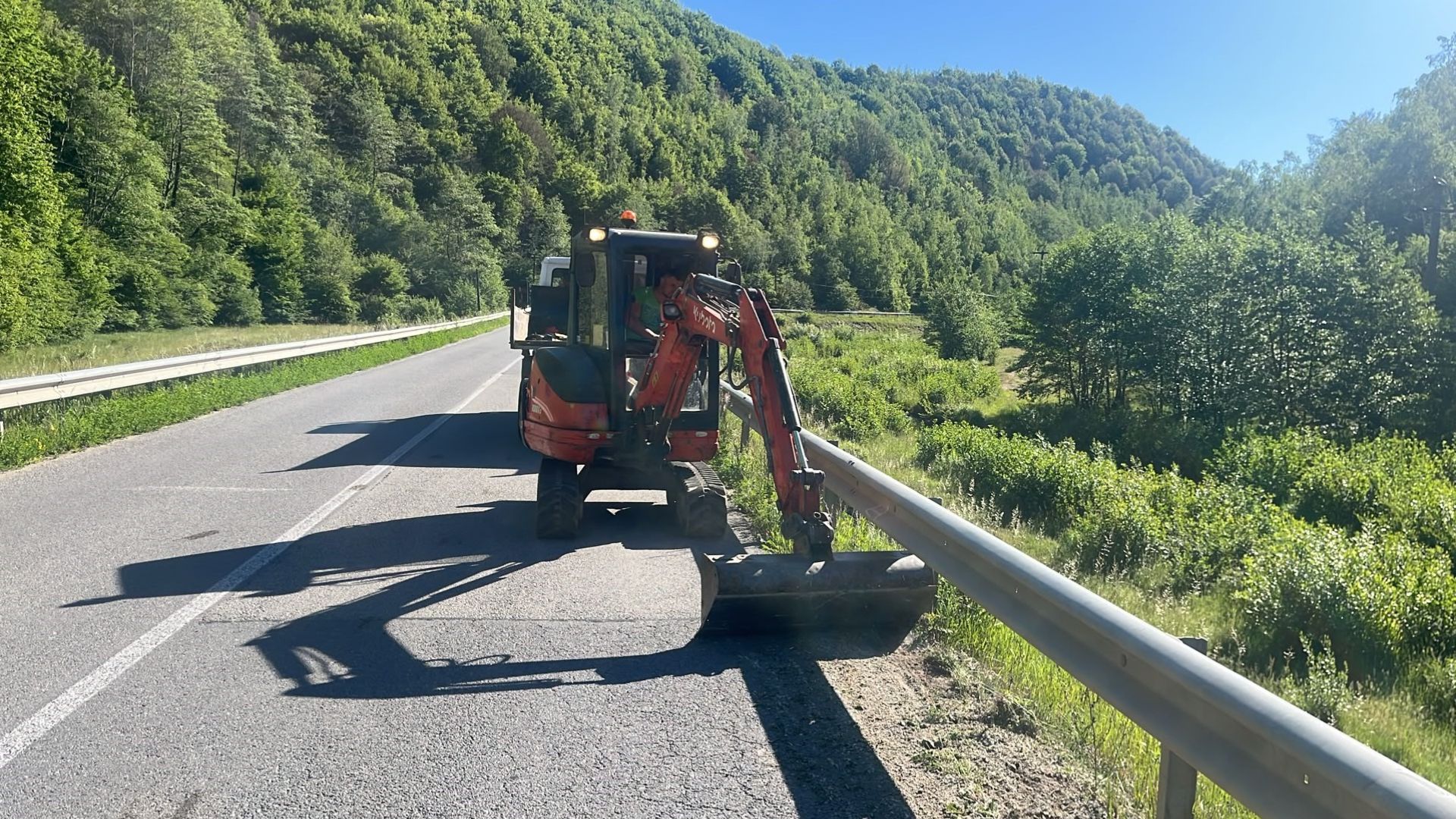 Vești excelente pentru șoferii din Cluj! Consiliul Județean a început lucrări ample pe DJ 108A, drumul care leagă Ciucea de limita cu județul Sălaj