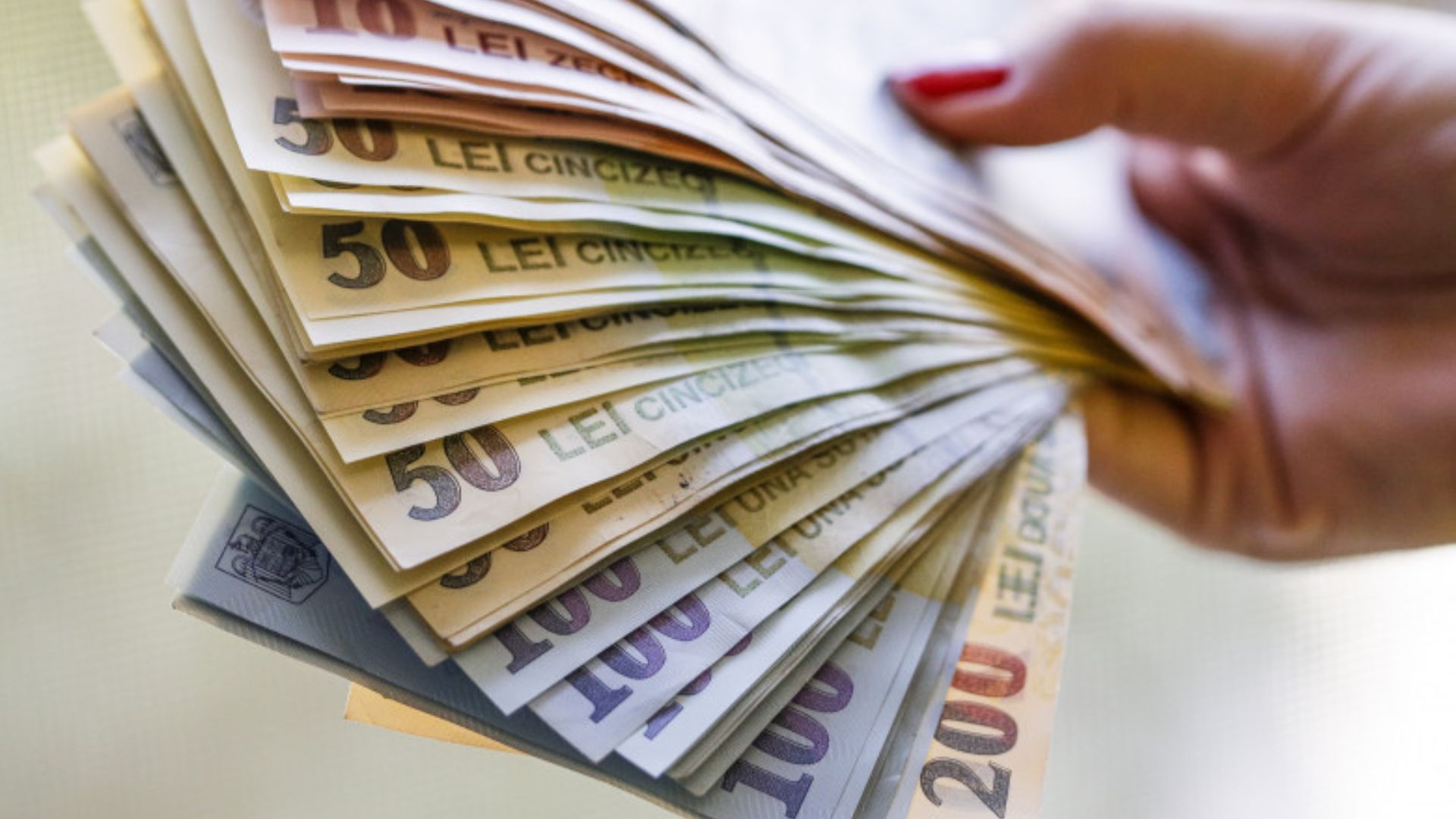 Vești uriașe pentru artiști, ONG-uri și industria creativă! Guvernul pune la bătaie milioane de lei pentru proiecte culturale. Cine primește finanțare