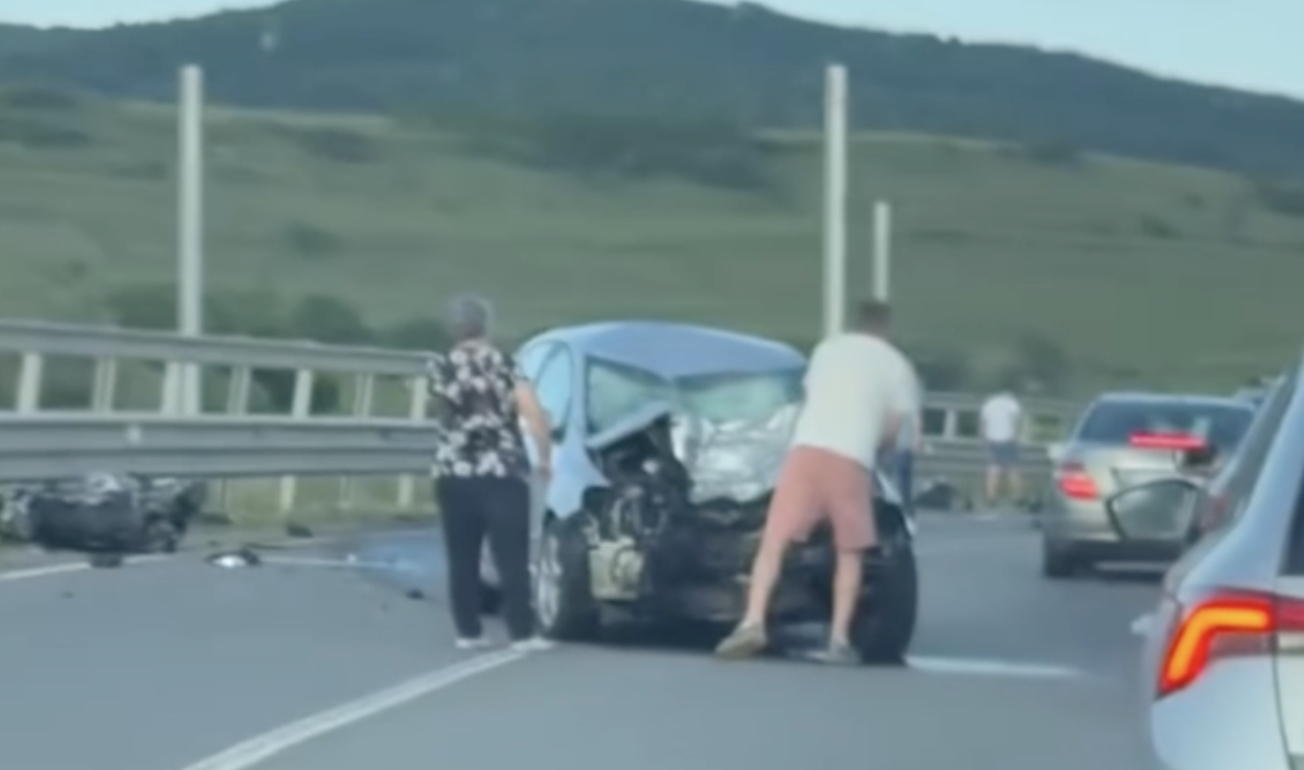 VIDEO. Accident mortal în Cluj! Un tânăr motociclist și-a pierdut viața după un impact violent cu un autoturism