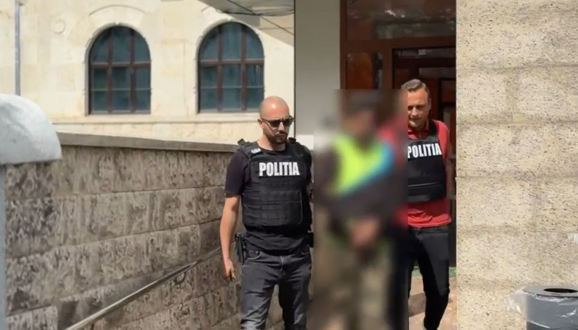 VIDEO. Caz șocant în Cluj. Un bărbat a fost abuzat de un alt bărbat care a intrat peste el în casă. Mai mult, l-a tâlhărit și terorizat mai multe zile