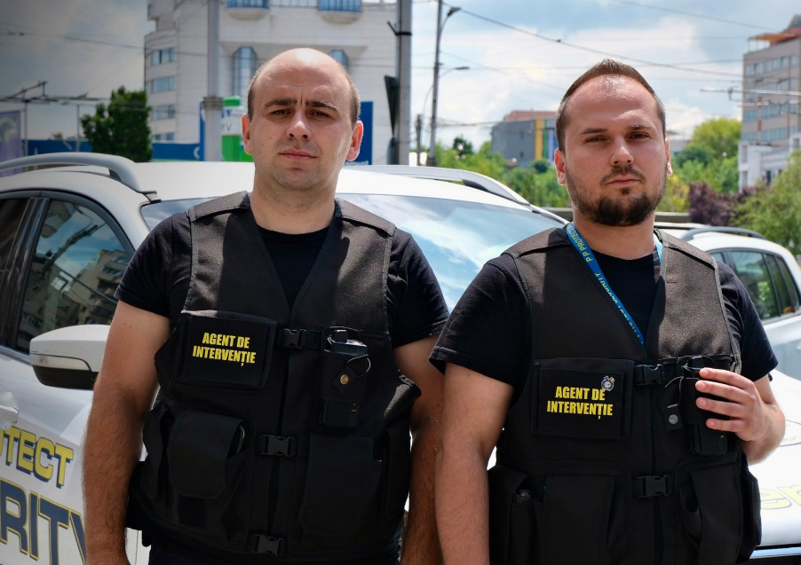 VIDEO: Ei sunt cei doi eroi, agenți de pază, care au intervenit în mai puțin de două minute la amenințarea cu armă din mazinul din Mărăști, Cluj-Napoca