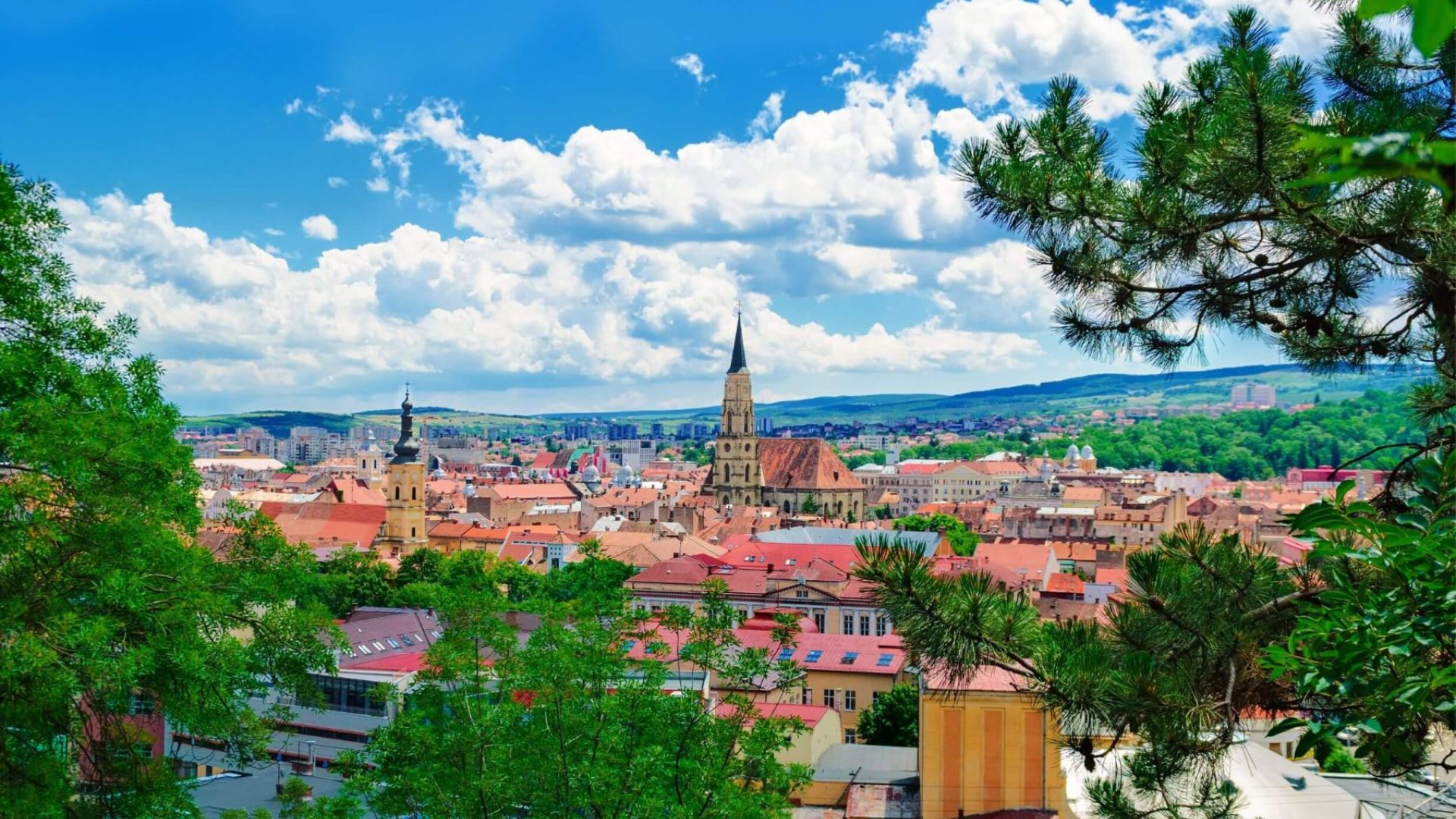 Vreme perfectă pentru plimbări în Cluj, dar surprizele apar spre seară! Meteorologii anunță ploi și o schimbare importantă în zilele următoare