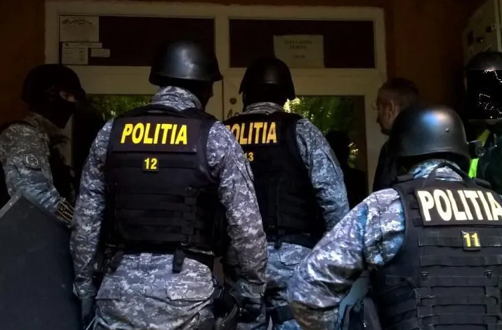 Cutremur în cazul azilelor din Bihor! Viorel Pașca, soția sa și coordonatoarea centrelor au fost reținuți de DIICOT