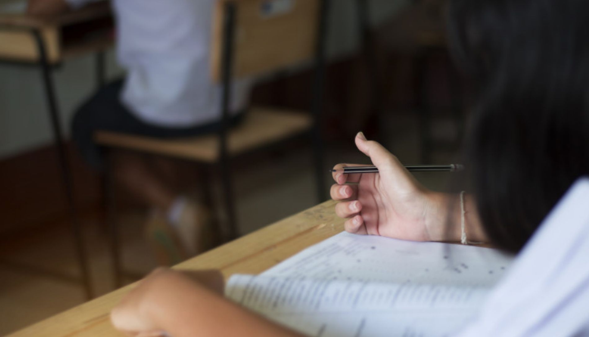 Subiecte BACALAUREAT 2026 matematică. Ce au avut de rezolvat elevii la matematică, una dintre cele mai dificile probe