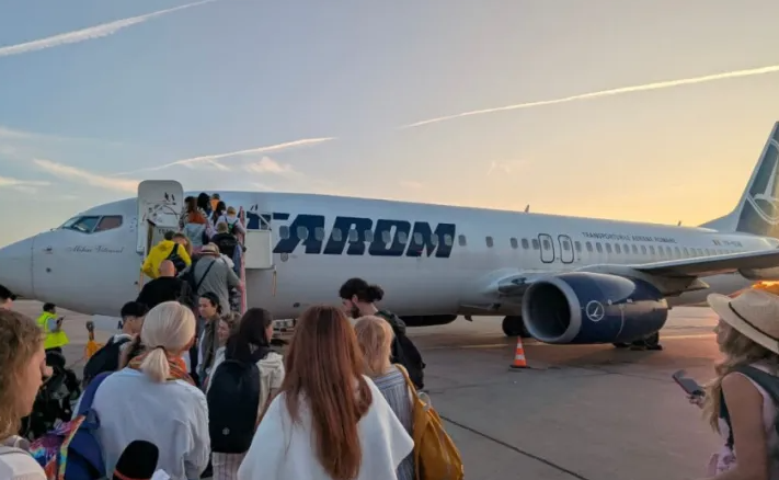Surpriza vieții pentru un bunic de 87 de ani! Nepoata vrea să-l urce pentru prima dată într-un avion: „Mi-ar plăcea enorm să îi fac această surpriză”