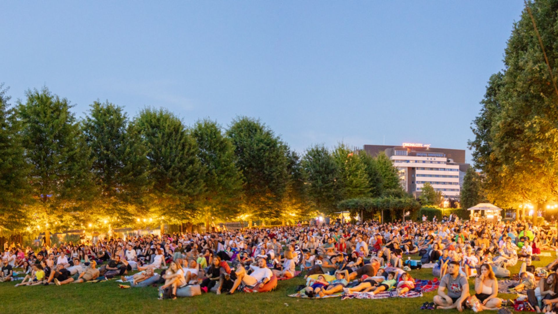 Vara poveștilor începe la Iulius Mall Cluj! Teatru de păpuși gratuit în fiecare joi pentru copii, cu spectacole inspirate din cele mai iubite basme