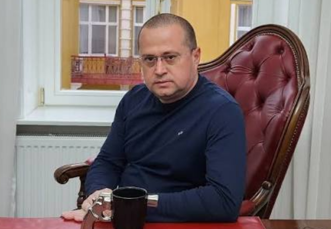VIDEO. Cine este avocatul lui Viorel Pașca din dosarul „azilele morții”. A plecat spre DIICOT: „Mulțumim celor care respectă prezumția de nevinovăție”