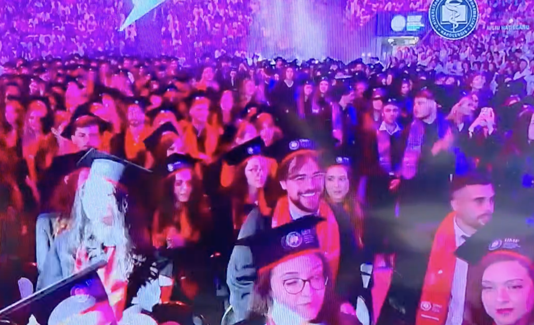 VIDEO. Un profesor de la UMF Cluj, mesaj emoționant pentru absolvenți, transmis chiar în ziua ceremoniei: „Suntem mândri de voi!”