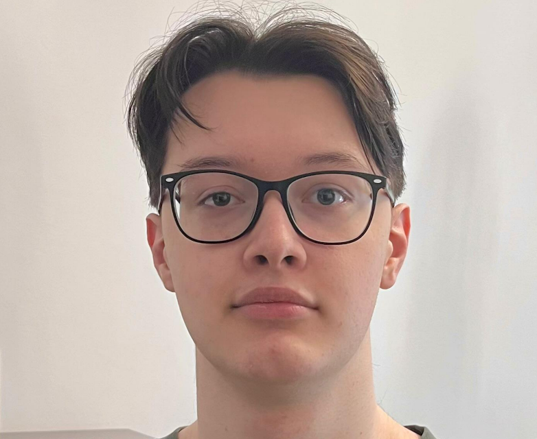 ALERTĂ în Cluj! Un tânăr de doar 19 ani a dispărut de ieri dimineață și este de negăsit. Familia îl caută cu disperare: David nu s-a mai întors acasă