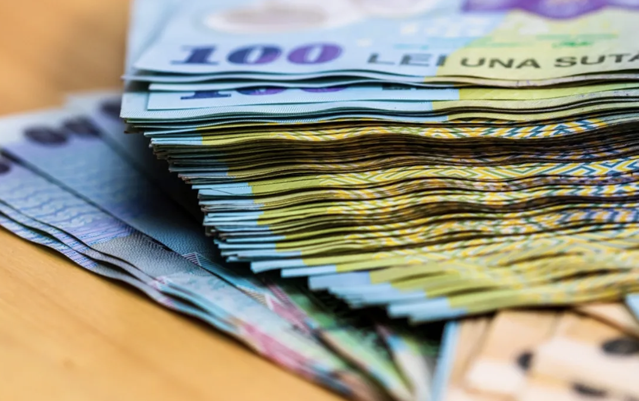 ANAF a scotocit averile românilor: Peste 1.100 de controale și 540 de milioane de lei ceruți în plus! Banii ținuți „la saltea”, cea mai mare problemă găsit