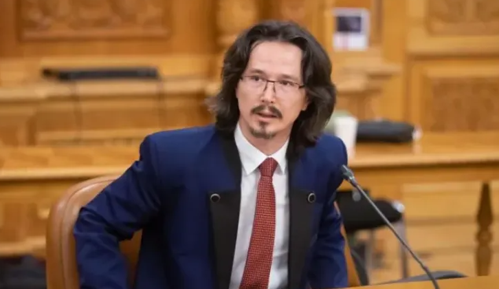 Fostul judecător clujean Cristi Danileț critică decizia CCR în cazul Dominic Fritz: „Va trebui să ne convingă că albul e negru”