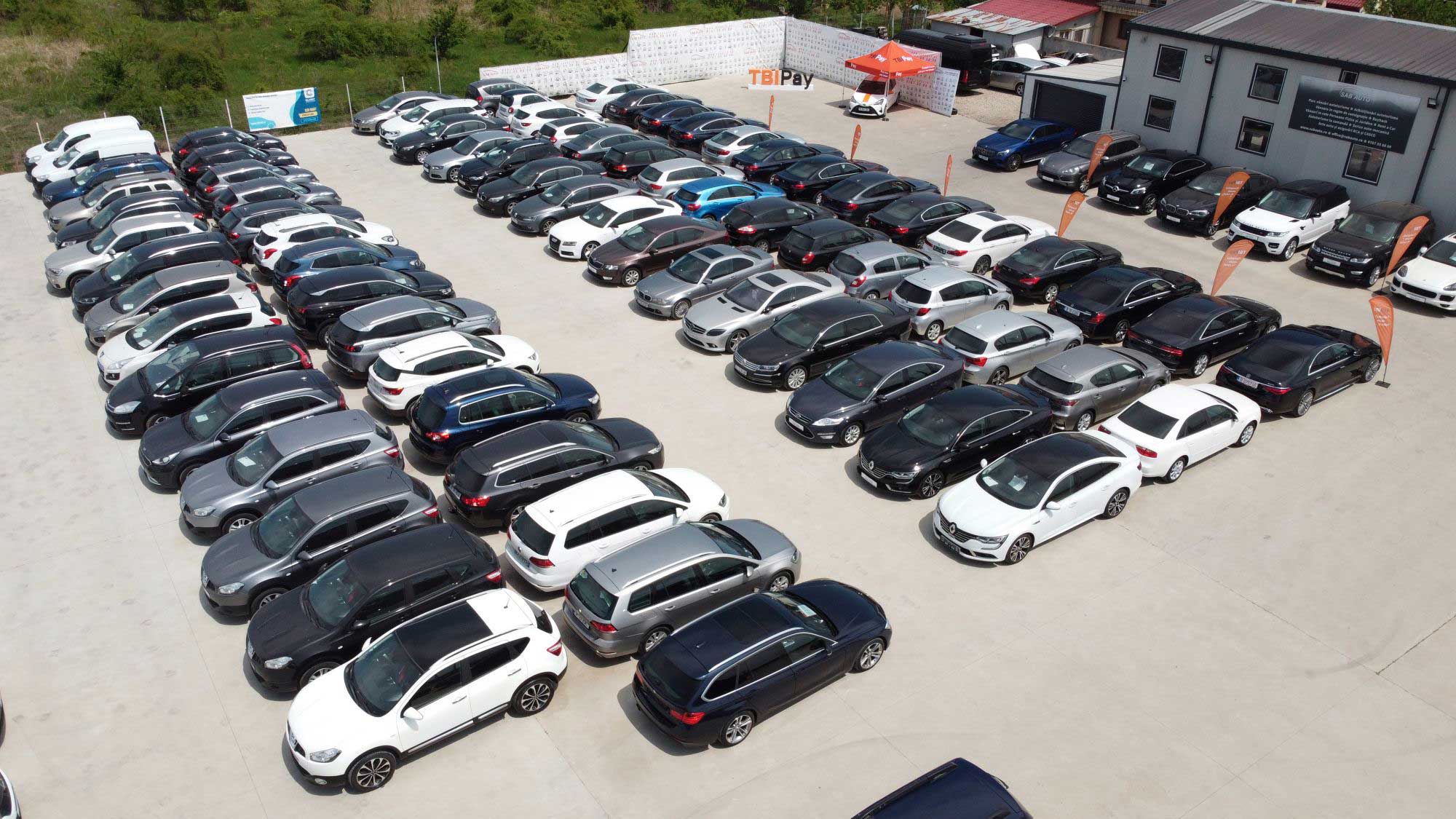 Frână bruscă în comerțul auto! Vânzările de mașini au scăzut, service-urile pierd clienți, iar motocicletele s-au prăbușit cu aproape 18% într-un an