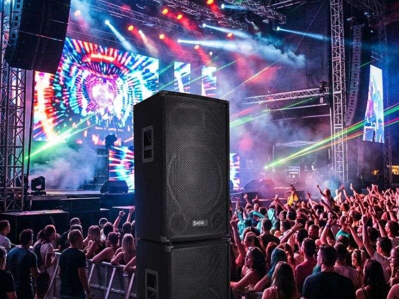 Locatarii din Florești, deranjați de concertele vecinilor: „Dacă vrem să ascultăm muzică, ne punem noi. Nu vine niciun producător muzical să vă caute”
