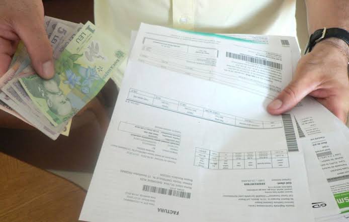 Românii au început să stingă lumina în case! Consumul populației s-a prăbușit cu aproape 12% în doar șase luni, iar datele INS arată ce s-a întâmplat
