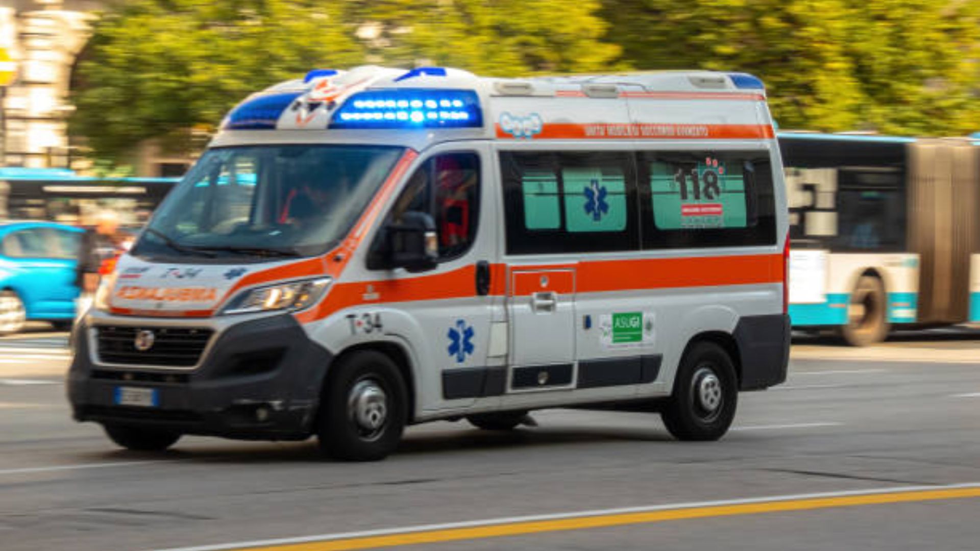Un cuplu de români a condus peste 100 de kilometri în Italia fără să își dea seama că fiul lor murise pe bancheta din spate: Credeau că doar doarme