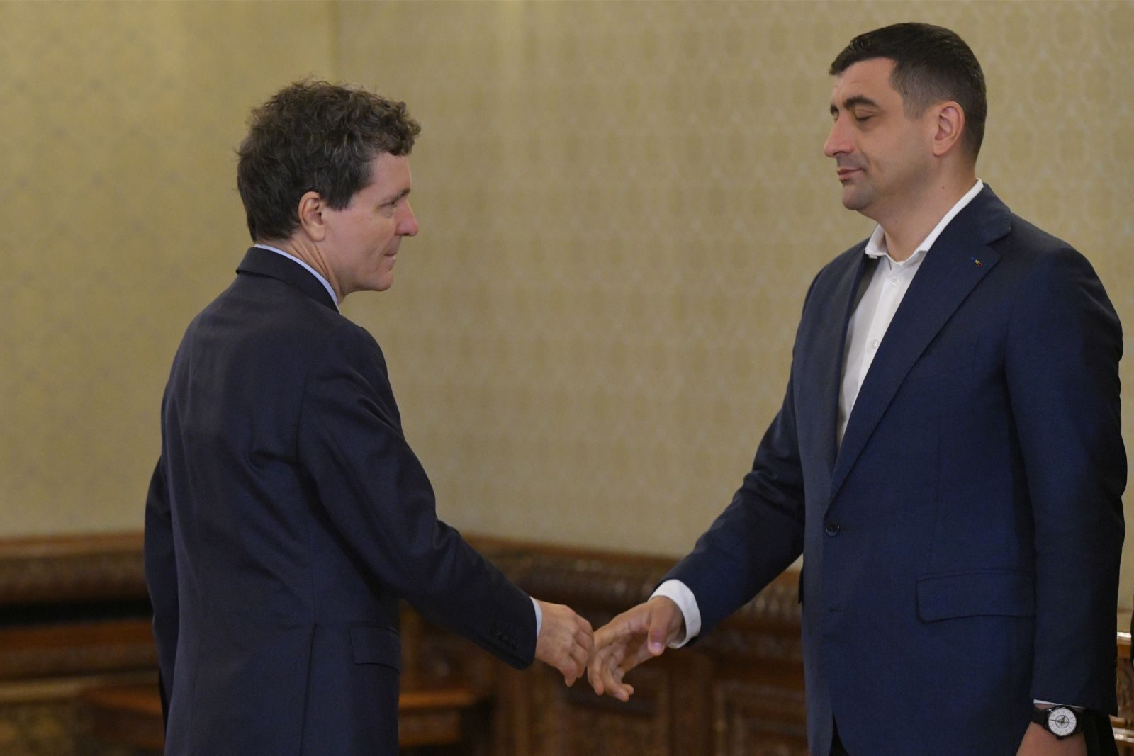 POLITICO: George Simion pune presiune pe Nicușor Dan. „Vom avea voturile pentru a-l suspenda”