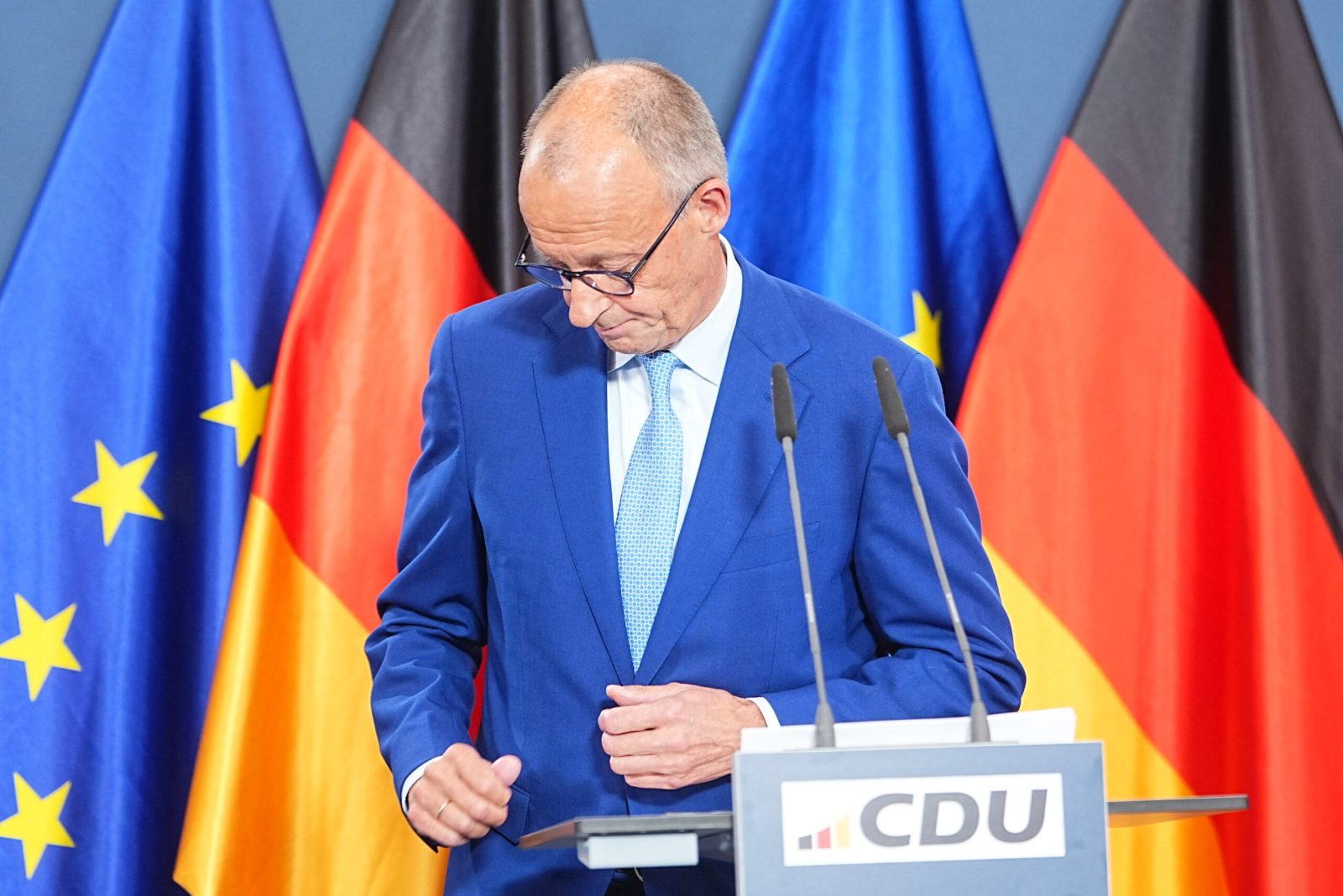 Fisură în „cordonul sanitar” din Germania. Conservatorii lui Merz, într-o nouă criză după acuzațiile privind sprijinirea AfD
