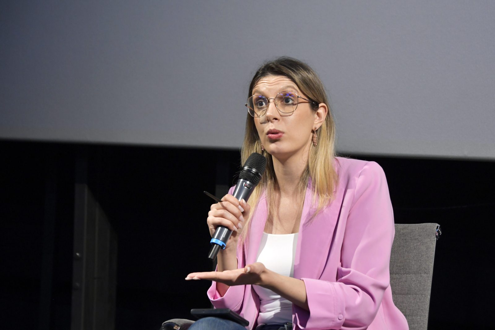„Politica este o ușă închisă pentru multe femei”. Diana Buzoianu, despre misoginismul din politică: Trebuie să ne înfurie faptul că e o discriminare